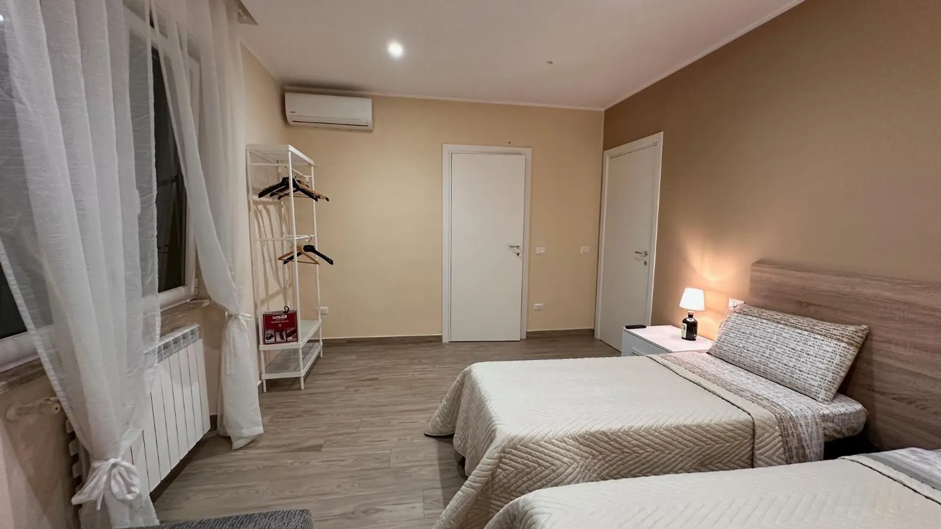 Bed and Breakfast Binario 56 à Naples Italie