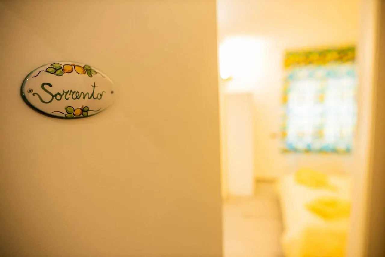 Bed and Breakfast Binario 56 à Naples 0*,  Italie